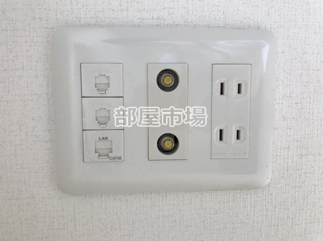 台東区浅草６丁目の賃貸マンションの設備|光コンセント