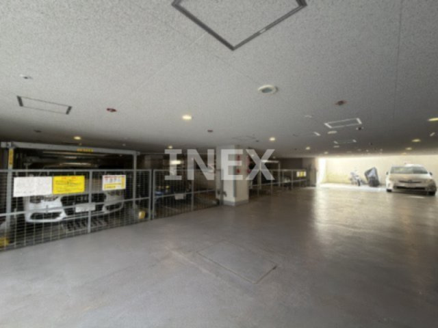 横浜市中区石川町２丁目の賃貸マンションの駐車場