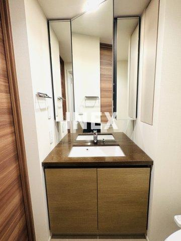 横浜市中区石川町２丁目の賃貸マンションの洗面所