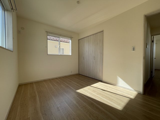 並木町3丁目戸建賃貸住宅の居間・リビング|洋室1