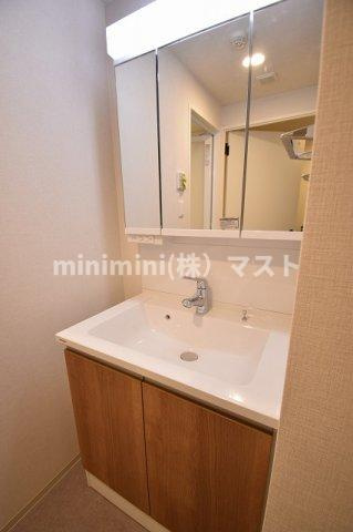 大阪市北区本庄西１丁目の賃貸マンションの洗面所