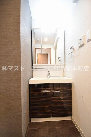 大阪市東成区中道４丁目の賃貸マンションの独立洗面台