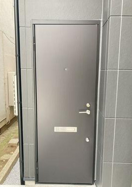 LUORE　HATAGAYA の玄関