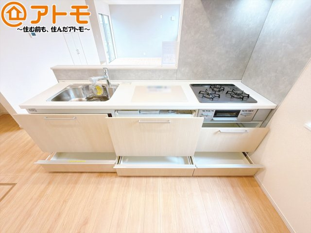 【キッチン】 | 葵区北二丁目12期　新築戸建　全1棟 | 大容量システムキッチン♪お料理スペースやシンク広々！毎日の家事をしっかりサポート♪