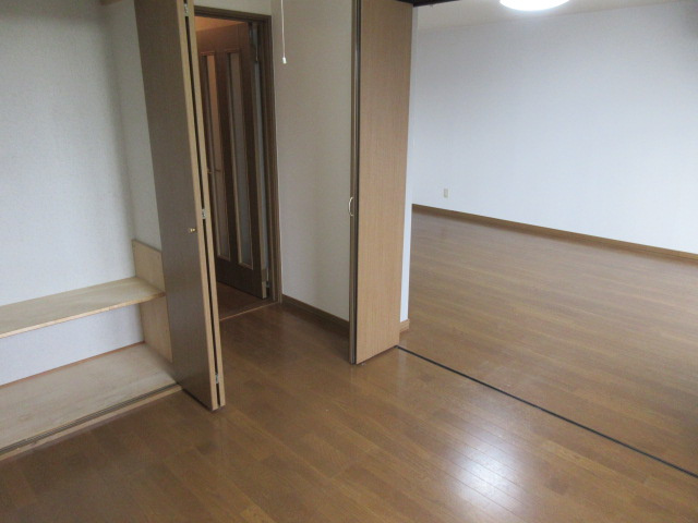 サニーマンションの洋室