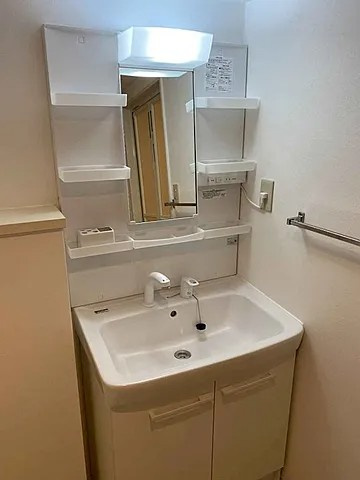 ルミナス本山の洗面所
