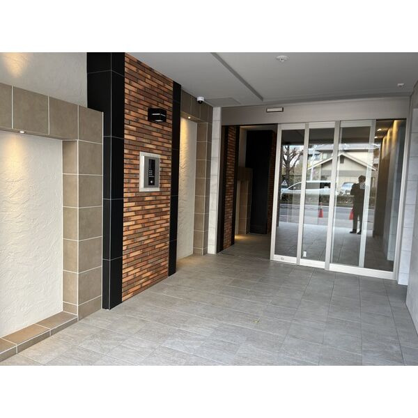 名古屋市西区則武新町３丁目の賃貸マンションのエントランス