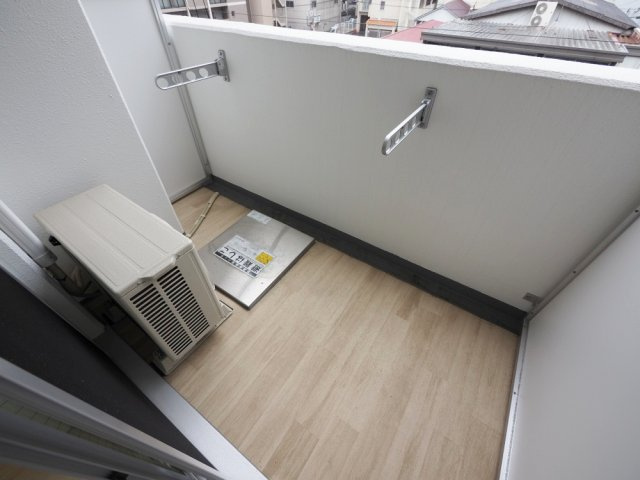 Alivis新町のバルコニー