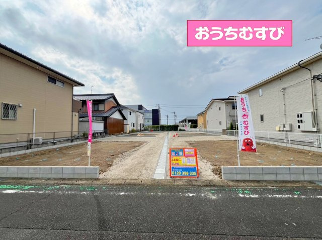 小牧市小牧原2丁目（全6棟）の前面道路含む現地写真
