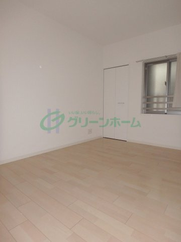 リーディア玉造駅前の洋室