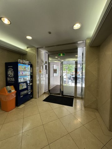 大起興産長堀橋ビルのロビー