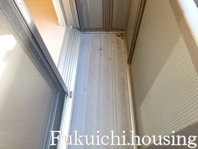 グローリー赤堤のバルコニー