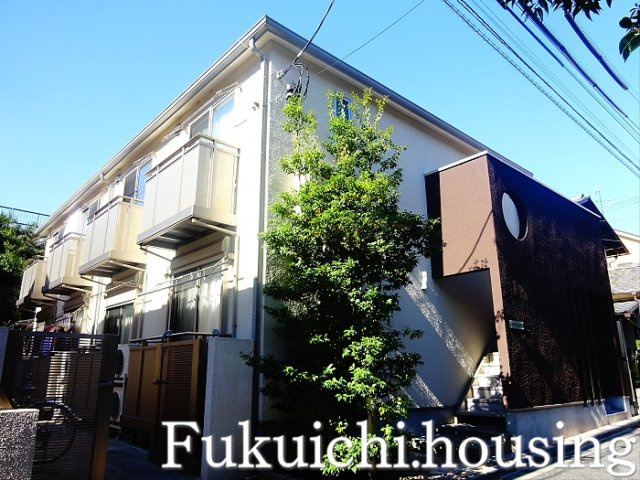 グローリー赤堤の外観