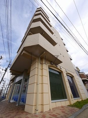 イーリス弘明寺の外観