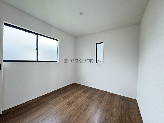 所沢市下安松・全7棟　新築一戸建　3号棟　～並列駐車2台可～の洋室|洋室5.2帖