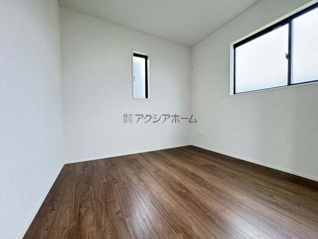 所沢市下安松・全7棟　新築一戸建　3号棟　～並列駐車2台可～の洋室|洋室5帖