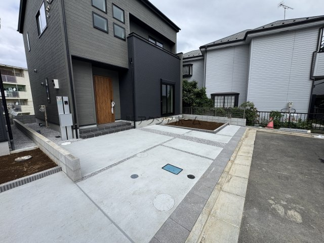 所沢市下安松・全7棟　新築一戸建　3号棟　～並列駐車2台可～の駐車場|並列駐車2台可能です