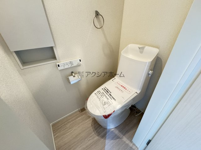 所沢市下安松・全7棟　新築一戸建　3号棟　～並列駐車2台可～のトイレ|温水洗浄機能付