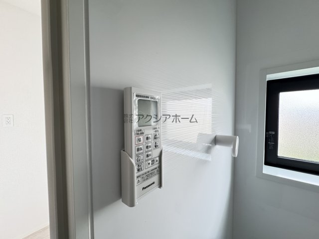 所沢市下安松・全7棟　新築一戸建　3号棟　～並列駐車2台可～の設備|浴室乾燥機リモコン
