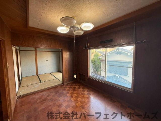 岡山手町戸建の洋室|使い勝手のいい洋室です