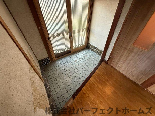 岡山手町戸建の玄関|明るい玄関です
