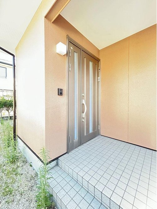 文京台リフォーム済み物件の玄関