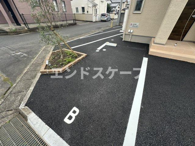 ローズBの駐車場|高崎、前橋のお部屋探しはエンドスケープまで！お客様の理想お聞かせ下さい♪