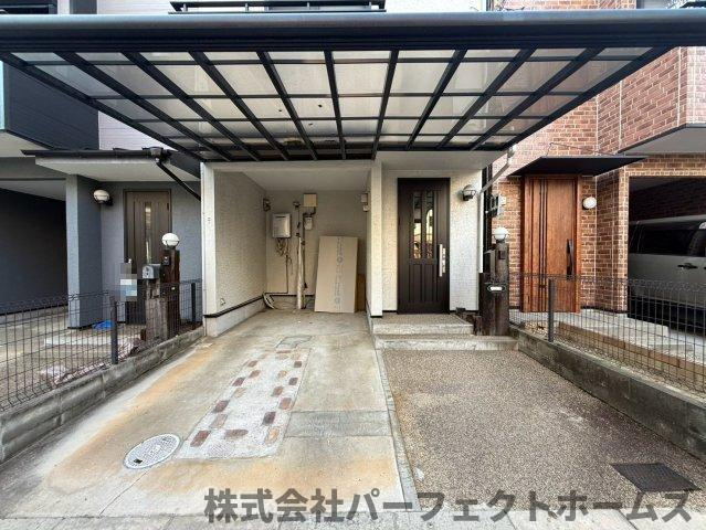 松丘町戸建のエントランス