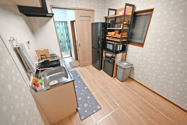 大阪市淀川区木川西1丁目中古一戸建て│2LDKのキッチン|暮らしやすさに配慮した間取りで、使い勝手の良さと居住性を兼ね備えた2LDKです。
