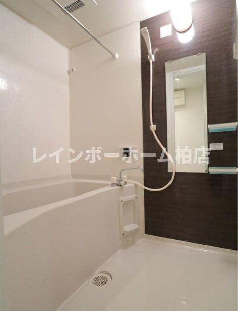 特典：仲介手数料が無料です!!の浴室|追い焚き機能・浴室乾燥機があります