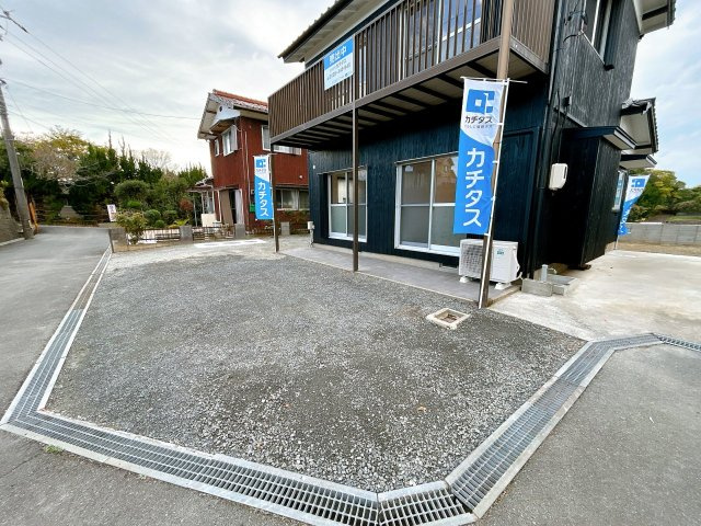 宇部市大字東岐波　戸建ての駐車場|最大3台駐車可能です。