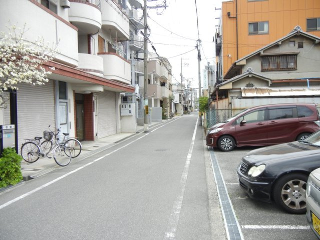 ハイツヤグルマの駐車場