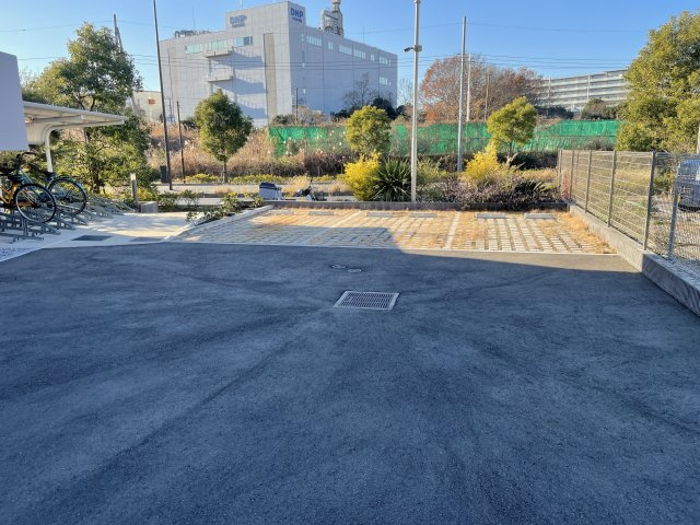 ART RESIDENCE IN KASIWA-no-HAの駐車場