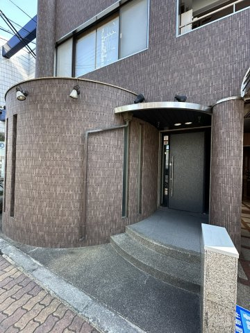 幸田マンション新深江のエントランス