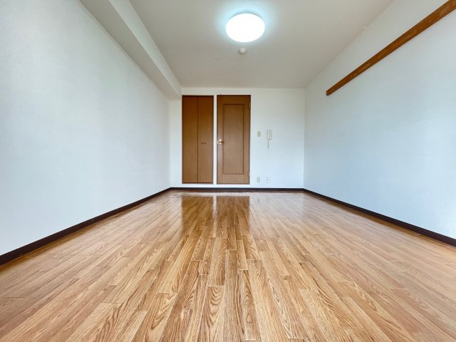Tsビルの内装|おしゃれな居間です