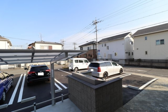 パレンティーアの駐車場