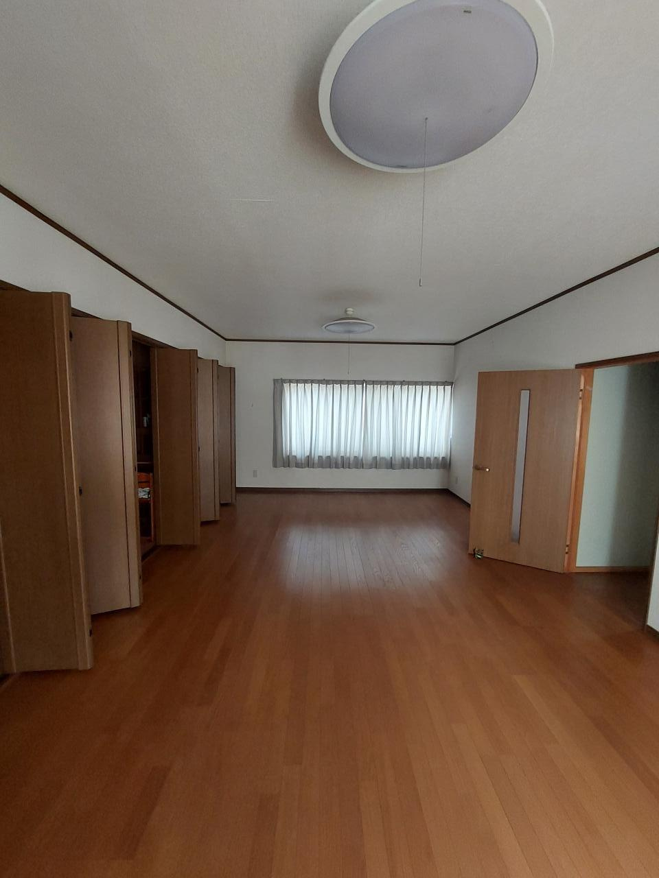 岩美郡岩美町大字浦富中古戸建の洋室