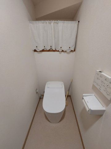 岩美郡岩美町大字浦富中古戸建のトイレ