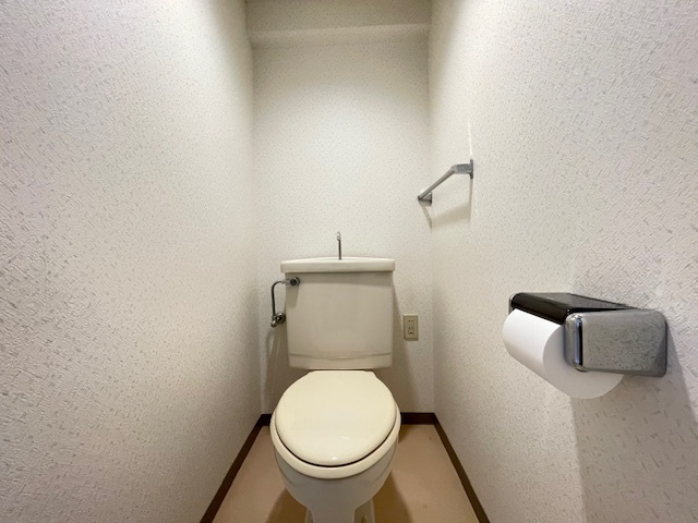 箕面市白島１丁目の賃貸マンションのトイレ
