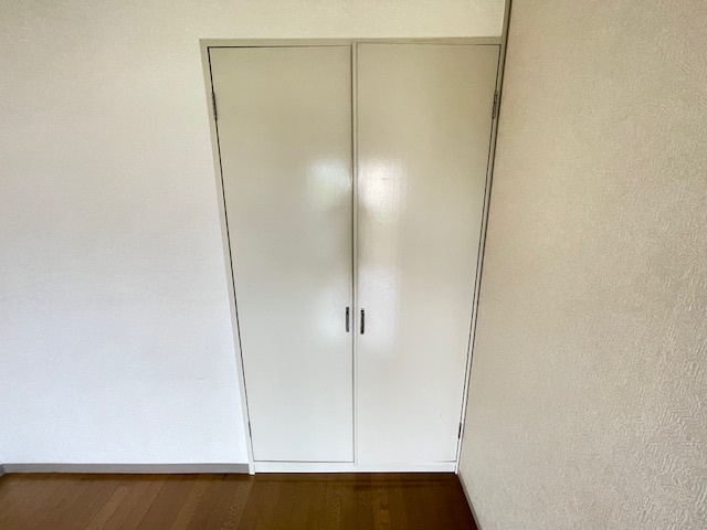 箕面市白島１丁目の賃貸マンションの収納