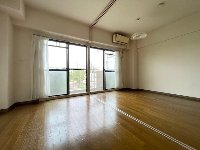 箕面市白島１丁目の賃貸マンションの寝室