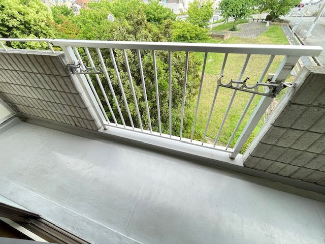 箕面市白島１丁目の賃貸マンションのバルコニー