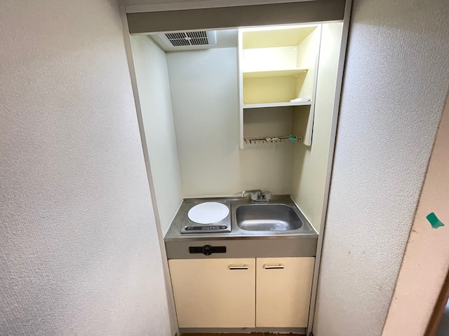 カレッジハウスニシガミⅢのキッチン