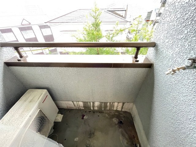カレッジハウスニシガミⅢのバルコニー