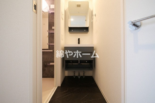 LUMINOUS放出の独立洗面台|独立洗面化粧台付き