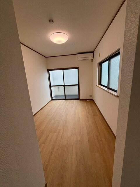サンロイヤル関根の居間・リビング