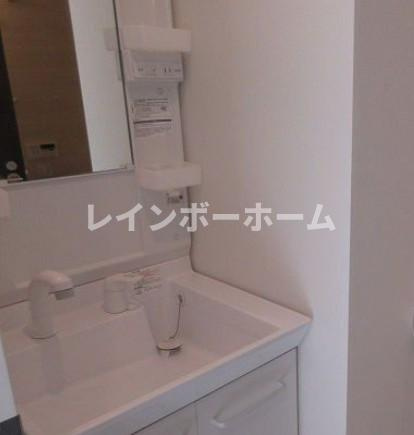 アーベインテラス氷川台の洗面所