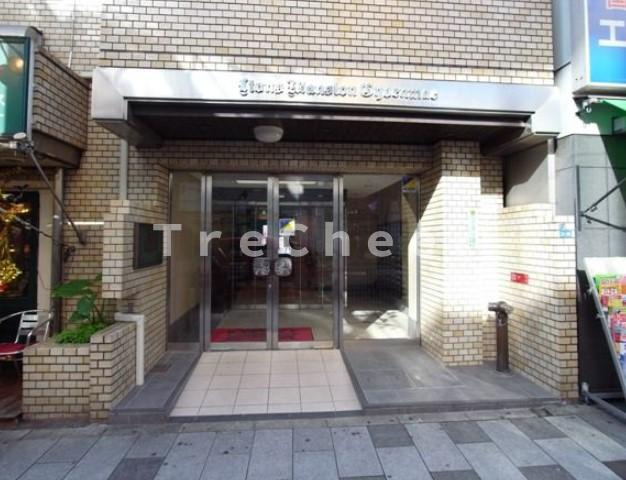 ライオンズマンション新宿御苑前のエントランス