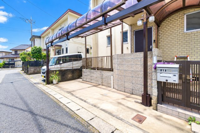 四街道市千代田RC造テラスハウスの駐車場