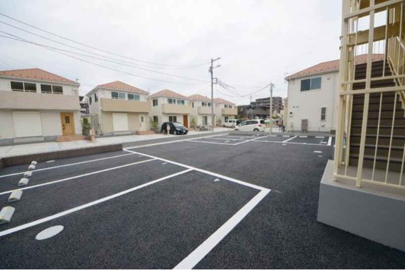 パルコンマックスの駐車場
